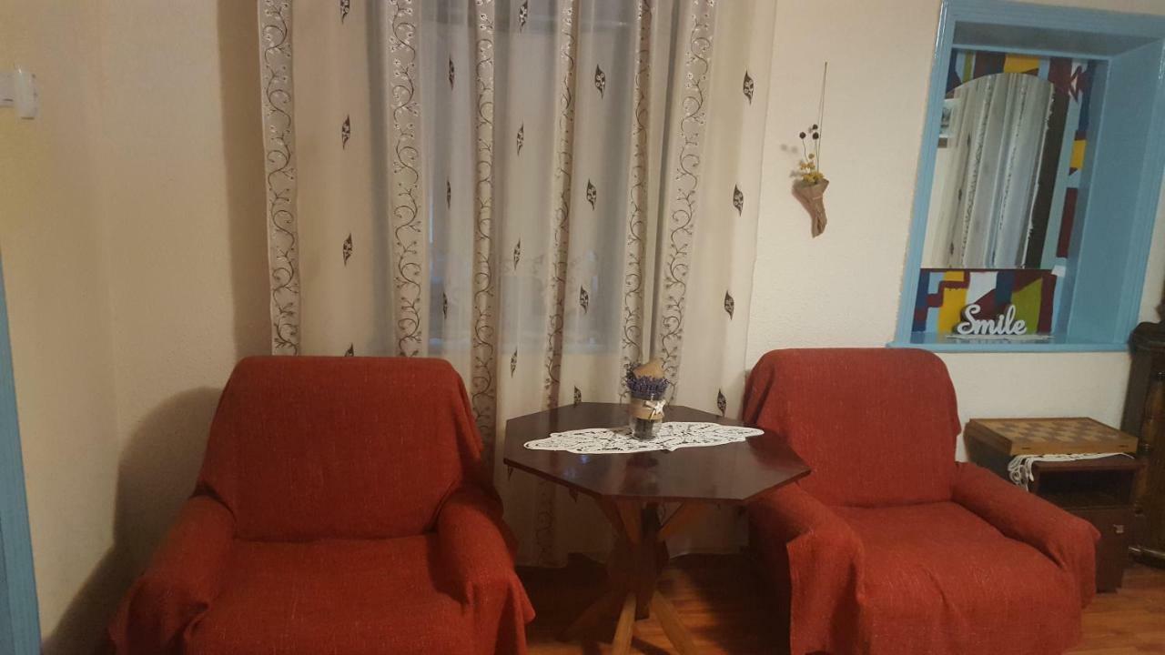茹里洛夫卡Casa Bunicilor Granny'S House别墅 外观 照片